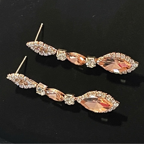 ✨Elegant Peach Pink Rhinestones Earrings - Picture 2 of 2